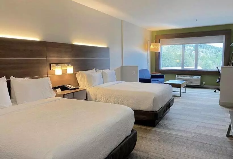 スイート, Holiday Inn Express & Suites Victoria Colwood, An Ihg