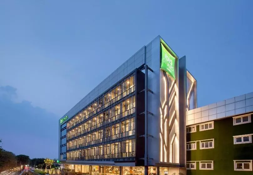 バルコニー付きスーペリアルーム, Ibis Styles Jakarta Sunter
