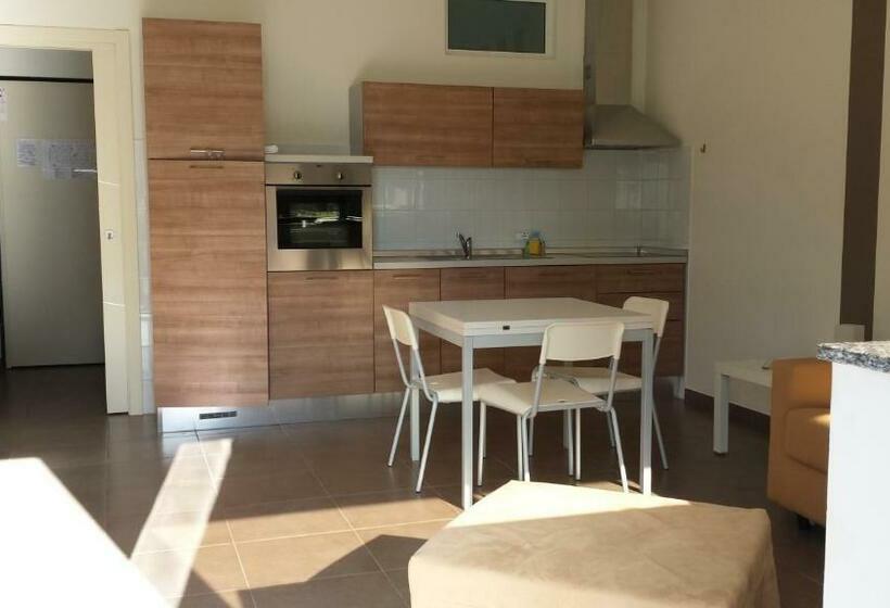 标准工作室, Riviera Palace Residence