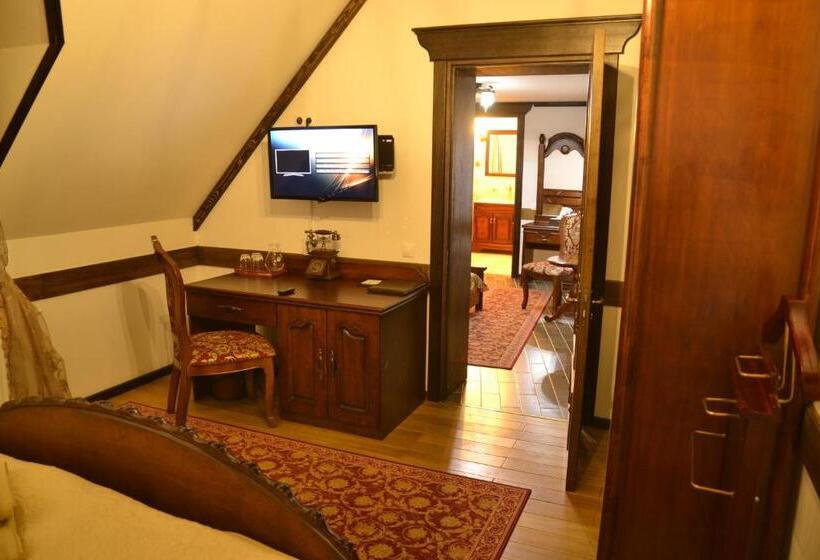 豪华三人间, Zámek Lužec Spa & Wellness Resort