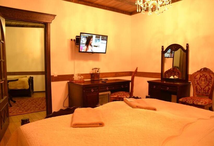 Трехместный Номер Deluxe, Zámek Lužec Spa & Wellness Resort
