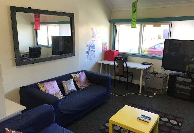 מיטה בחדר משותף, Wander Inn – Bunbury Backpackers