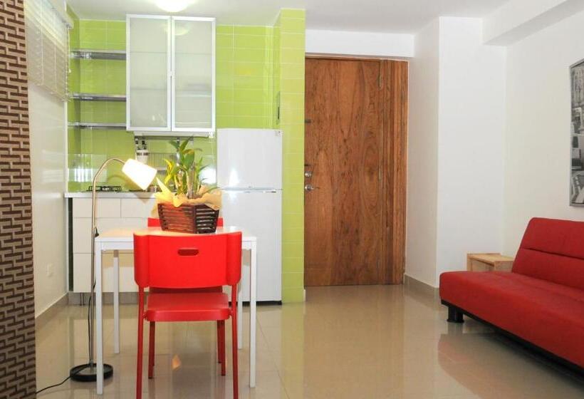 سوییت جونیور, Aparta Hotel Plaza Del Sol