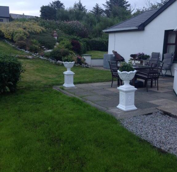 스탠다드 트리플 룸 가든 전망, Radharc An Oileain