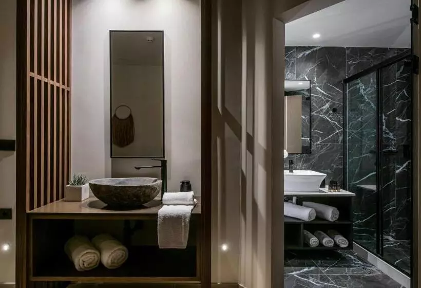 ジェットバス付きオーシャンビュースイート, Everest Apartments And Suites