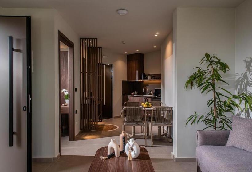 ジェットバス付きオーシャンビュースイート, Everest Apartments And Suites