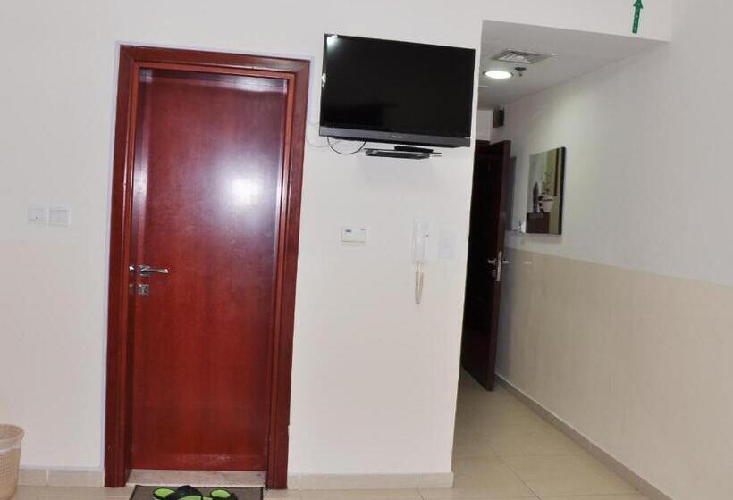 标准单人间, Africana