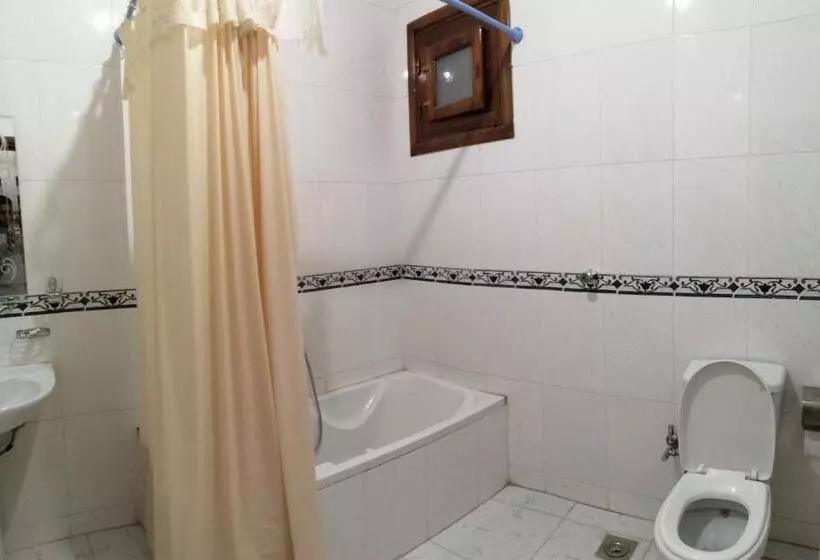 استودیوی استاندارد, Al Hambra