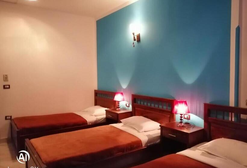 اتاق استاندارد سه نفره, Al Hambra