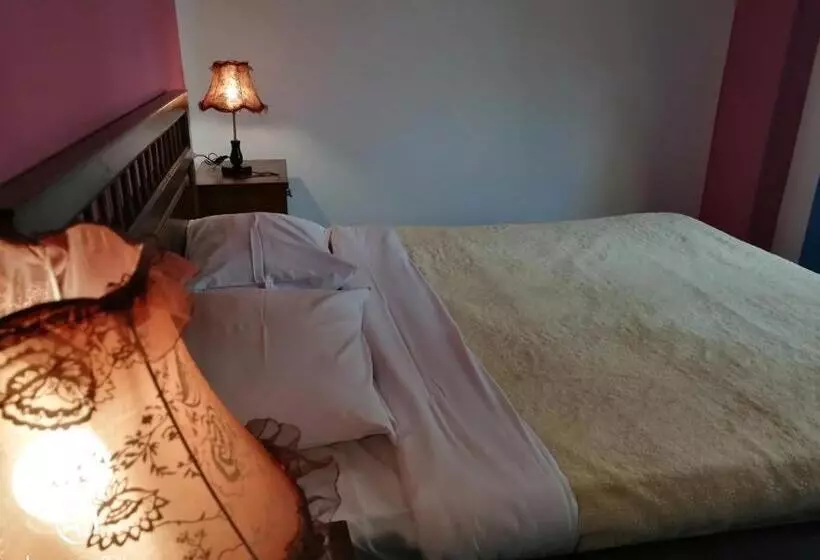 اتاق استاندارد یک نفره, Al Hambra