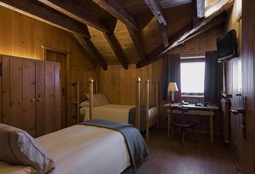 Deluxe-perhehuone, Albergo Ristorante Bucaneve
