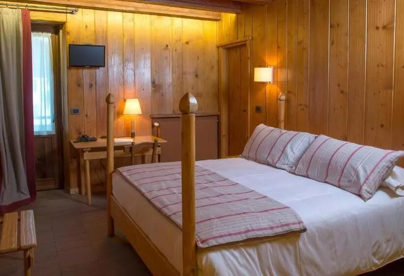Deluxe-perhehuone, Albergo Ristorante Bucaneve