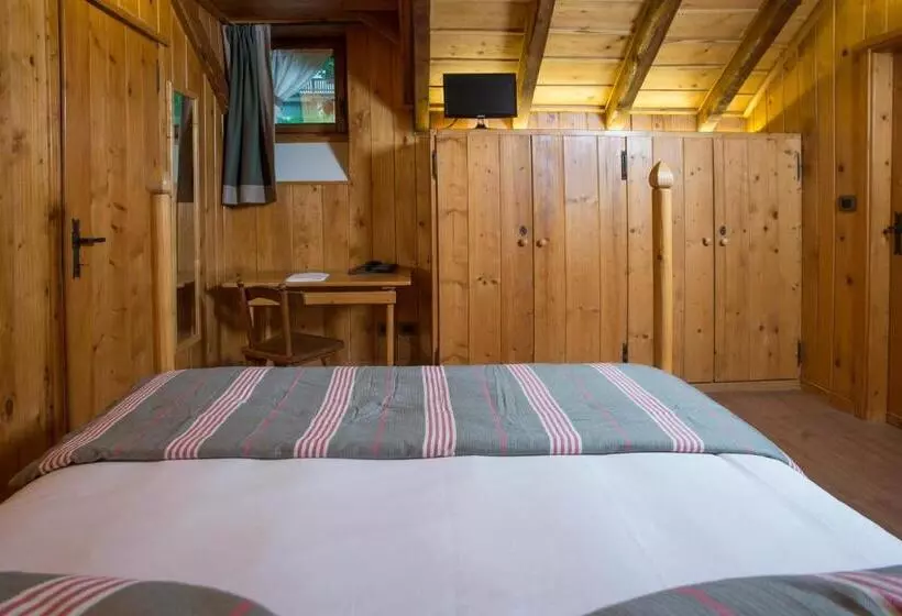 Perhehuone, Albergo Ristorante Bucaneve