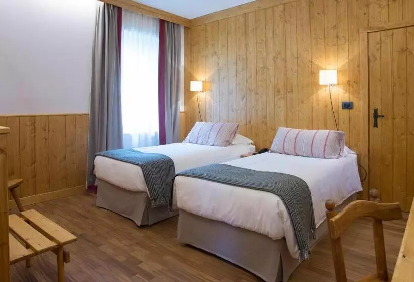 Standard-invahuone, Albergo Ristorante Bucaneve