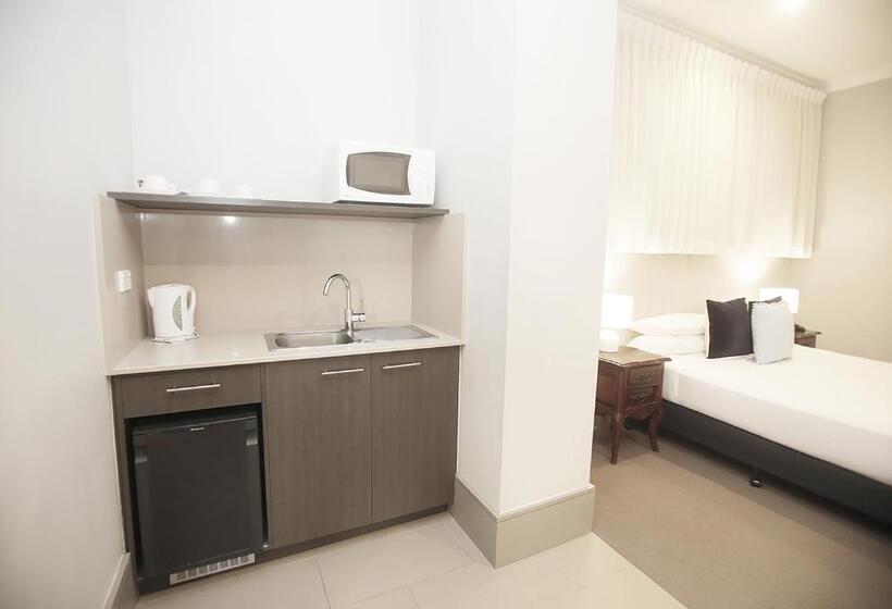 استودیو خانوادگی, Bondi