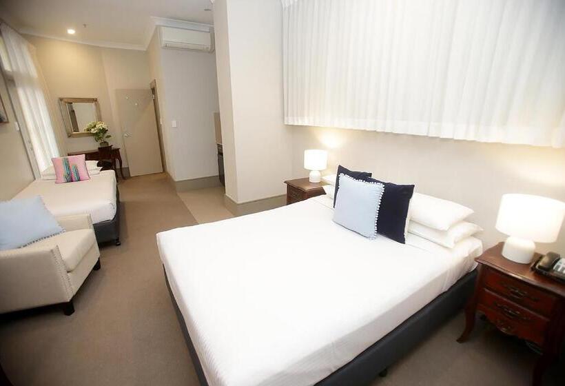 استودیو خانوادگی, Bondi