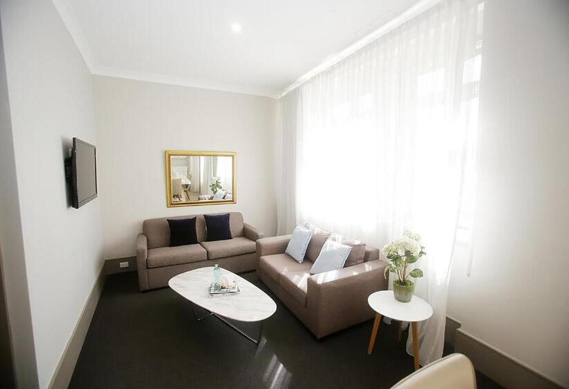 سوییت خانوادگی, Bondi