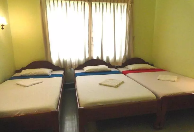 اتاق استاندارد سه نفره, Greenpark Village Guesthouse