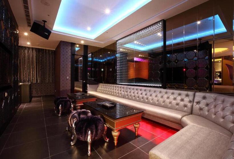 Standard Room, Icloud Luxury Resort &