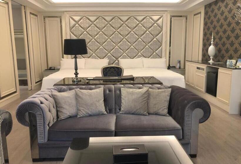 Royal Suite, Icloud Luxury Resort &