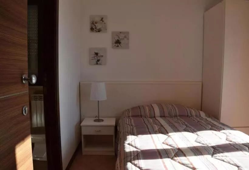 Standard Yhden Hengen Huone, Il Boschetto