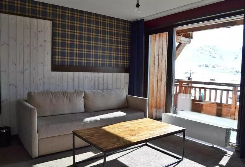 Standard Neljän Hengen Huone, Langley Hôtel Tango