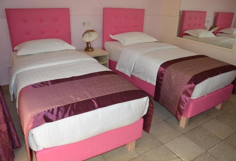 Chambre Deluxe, Mansel