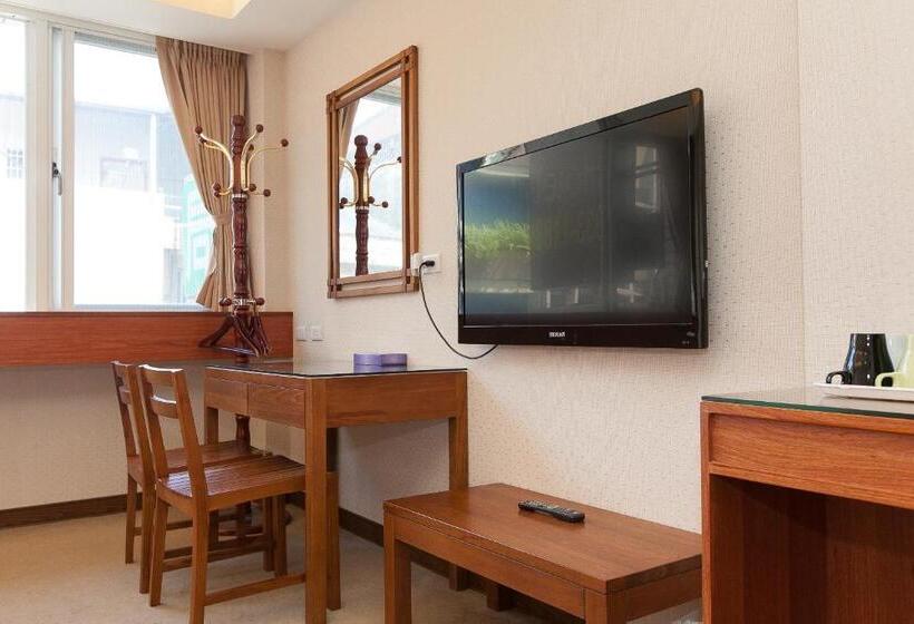 اتاق سوپریور چهار تخته, Mucha Boutique