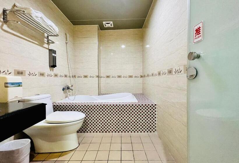 اتاق سوپریور چهار تخته, Mucha Boutique