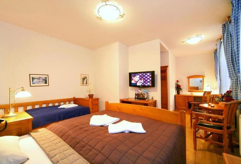 标准三人间, Pizzeria Belmonte