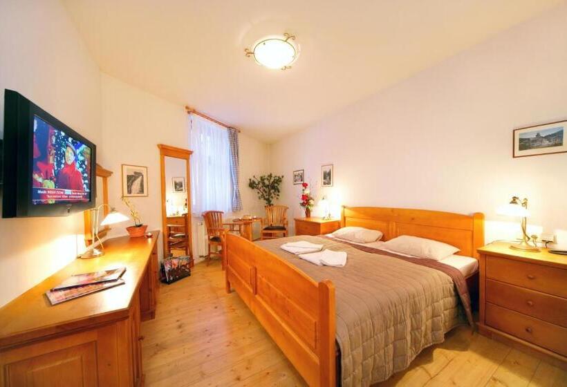 标准间, Pizzeria Belmonte