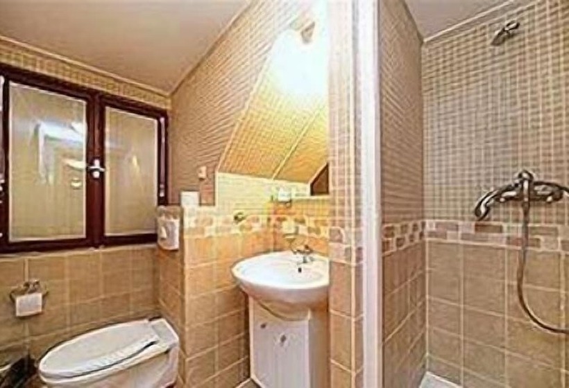 标准三人间, Pizzeria Belmonte