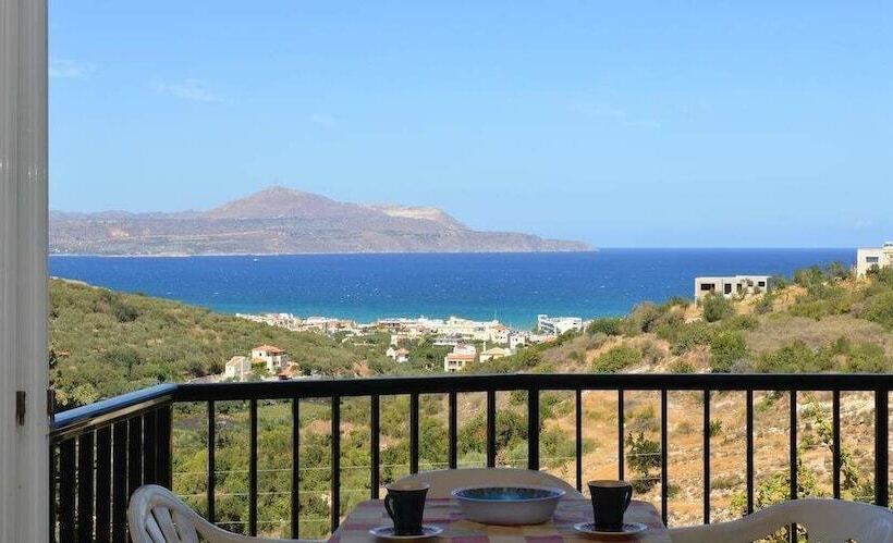 استودیوی استاندارد, Kaloudis Apartments