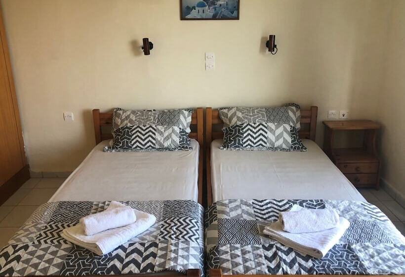 استودیوی استاندارد, Kaloudis Apartments