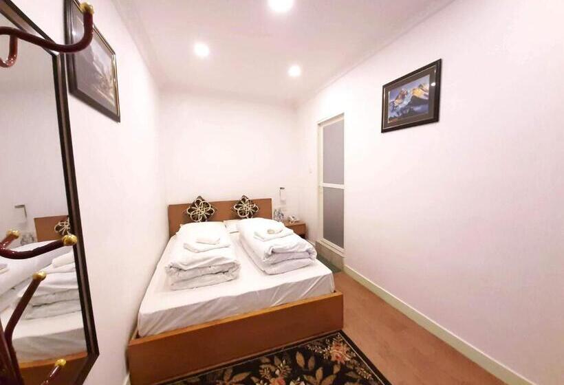 اتاق استاندارد یک نفره, Shakya House