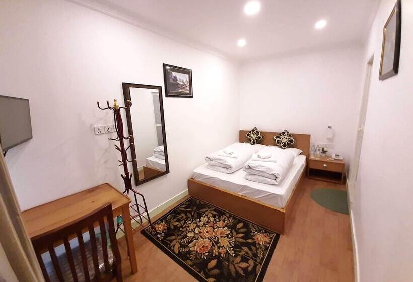 اتاق استاندارد یک نفره, Shakya House