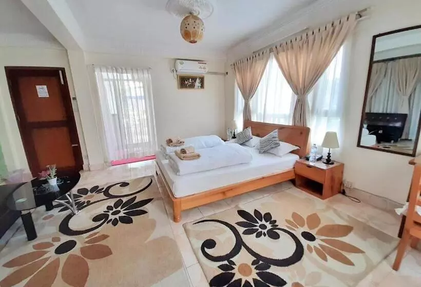 آپارتمان 1 خوابه با بالکن, Shakya House