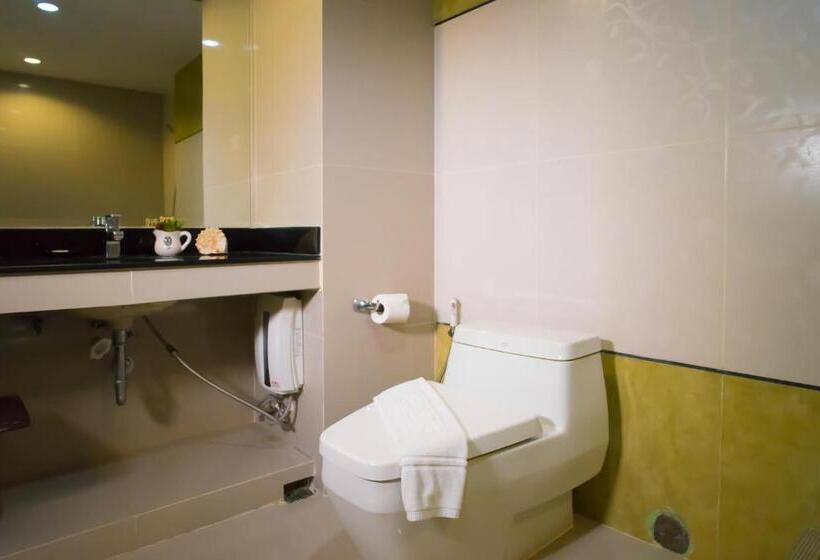 اتاق اجرایی با چشم‌انداز دریا, Markland Beach View