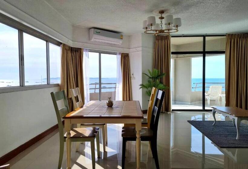 سوییت سوپریور با چشم‌انداز دریا, Markland Beach View