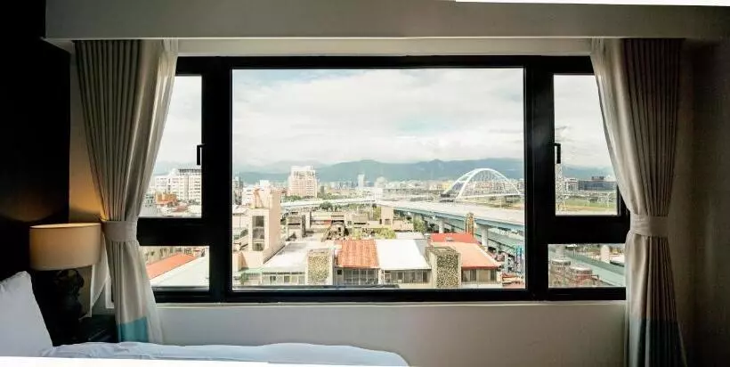 اتاق خانوادگی با سرویس بهداشتی مشترک, Nk Hostel