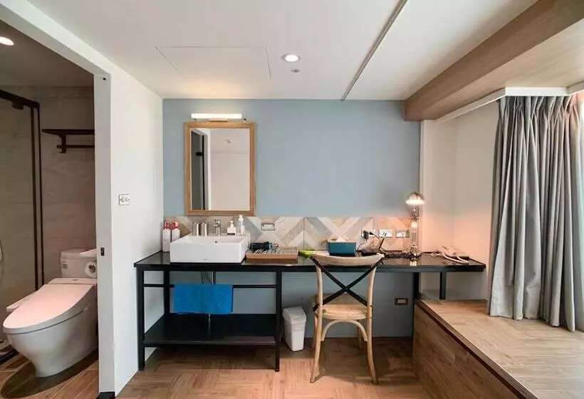 اتاق استاندارد چهار تخته, Nk Hostel