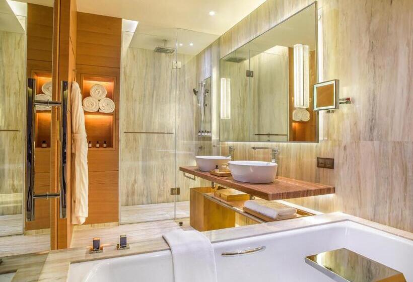 Номер Deluxe Кровать Кинг, Park Hyatt Guangzhou