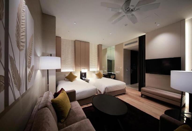 Номер Стандарт с Балконом, Solaria Nishitetsu Hotel Seoul Myeongdong