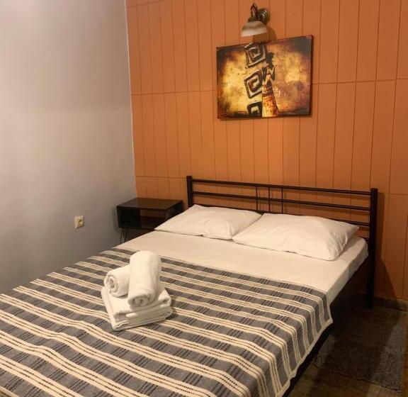 ファミリールーム, Tom Square Boutique