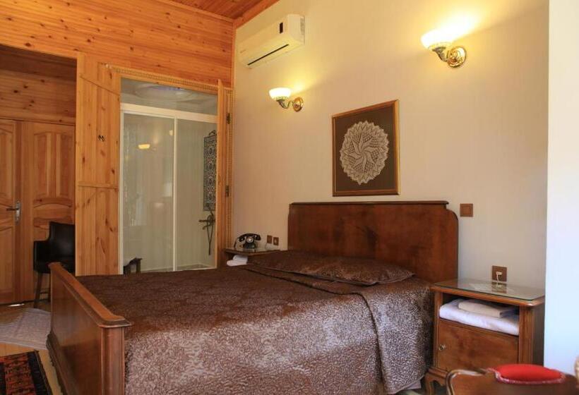 スイート, Tom Square Boutique