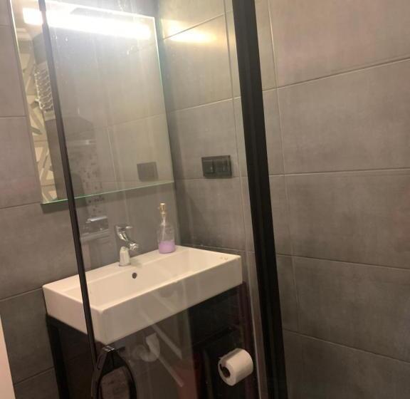 ファミリールーム, Tom Square Boutique