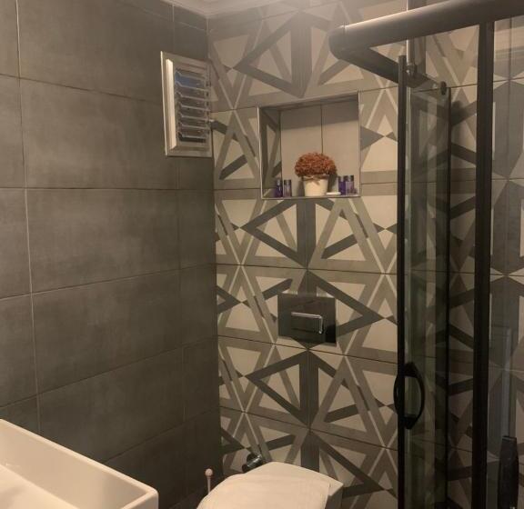 ファミリールーム, Tom Square Boutique