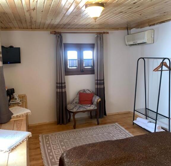 片側に海が見えるデラックスルーム, Tom Square Boutique