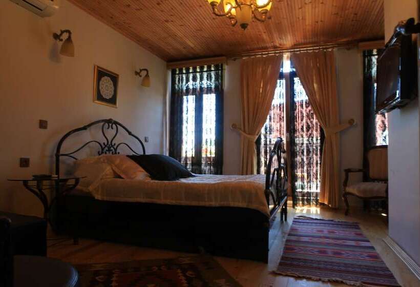 オーシャンビュースイート, Tom Square Boutique