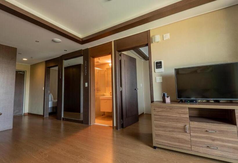 جناح غرفتين نوم, Xenia